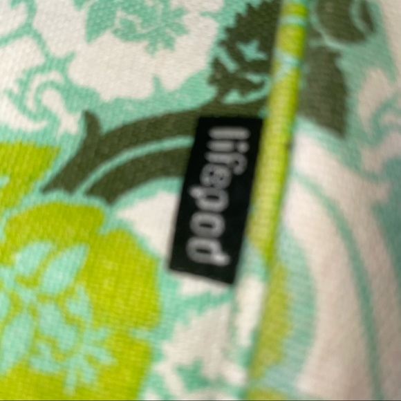 Lifepod Green Floral Print Laptop Case - Picture 5 of 6